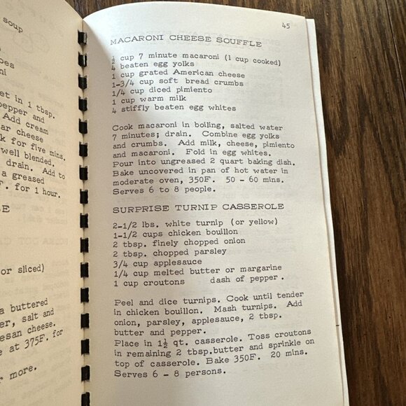 Pot Pourri Christmas Decorations, Recipes St. John’s‎ Guild Pembroke, Bermuda - Picture 5 of 5